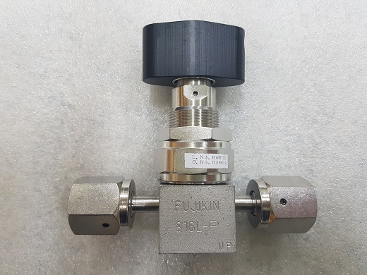 Fujikin Manual Valve, 1/4